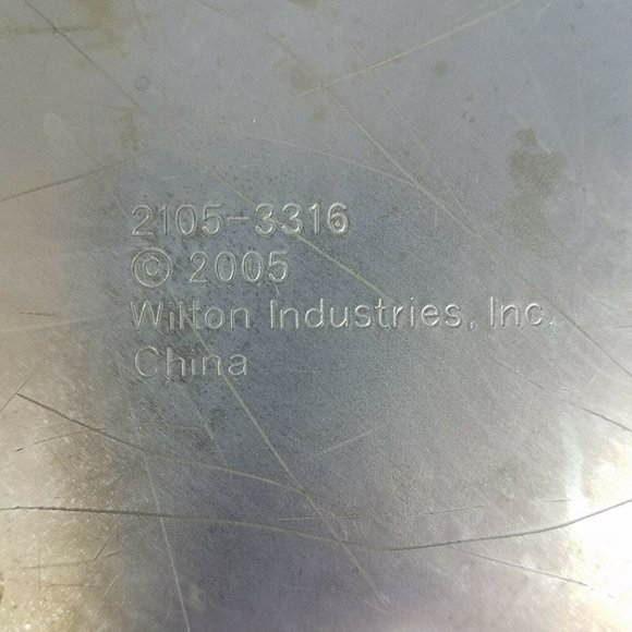 Ladybug Cake Pan Wilton 2105-3316 Metal - Picture 3 of 6